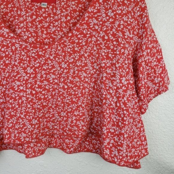 Revolve OTIS & MACLAIN Cropped Floral Top Blouse Oversized size XS Microfloral - Picture 8 of 11